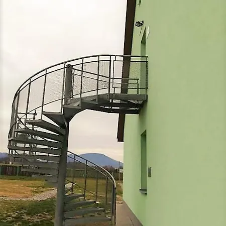 Nas Svet *